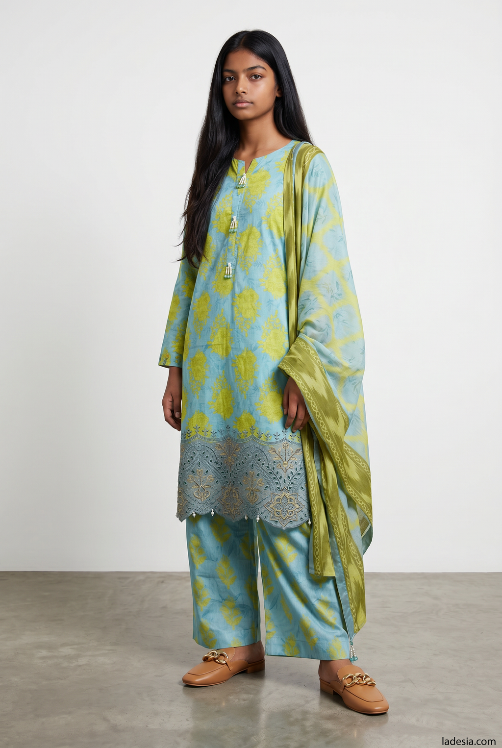 3 Piece Unstitched Lawn Suit